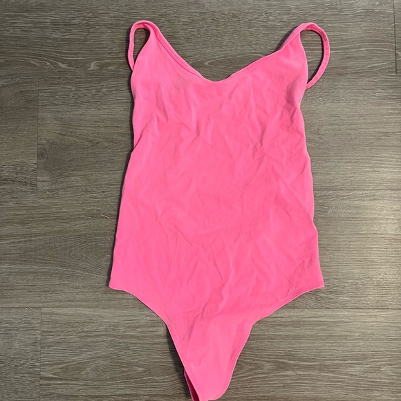 TNA low back bodysuit - Picture 1 of 2